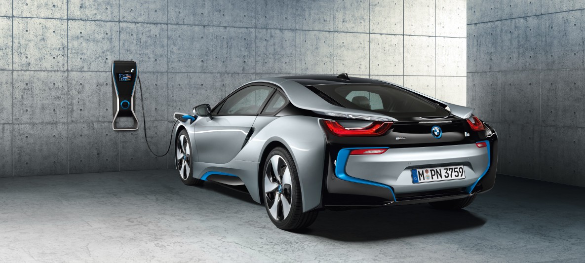 BMW i Serisi i8 Evde Sarj