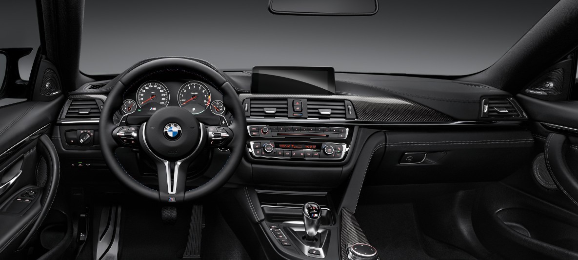 BMW M Serisi M4 Coupe Ic Tasarim