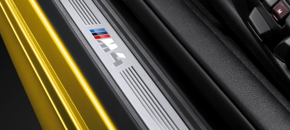 BMW M Serisi M4 Coupe Ic Tasarim