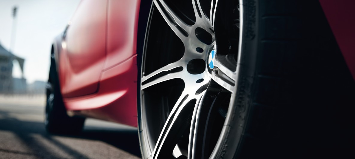 BMW M Serisi M6 Coupe Yaris Paketi