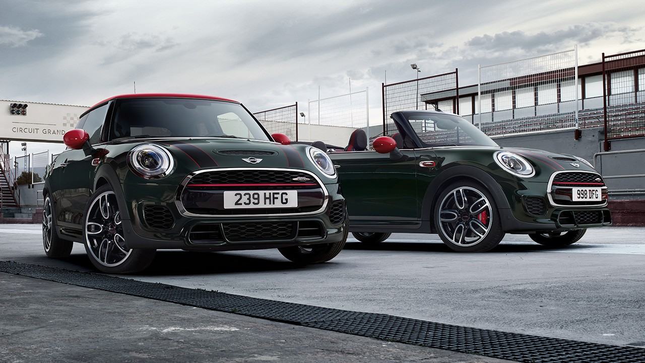 MINI John Cooper Works Yarisci Gorunumu ile Sampiyon Ruhu